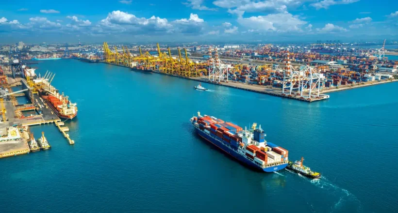Ekspedisi Surabaya Nabire via Laut atau Udara Ketahui Perbedaannya Sebelum Kirim